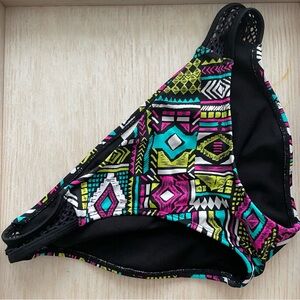 Geometric pattern bikini brief with mesh sides